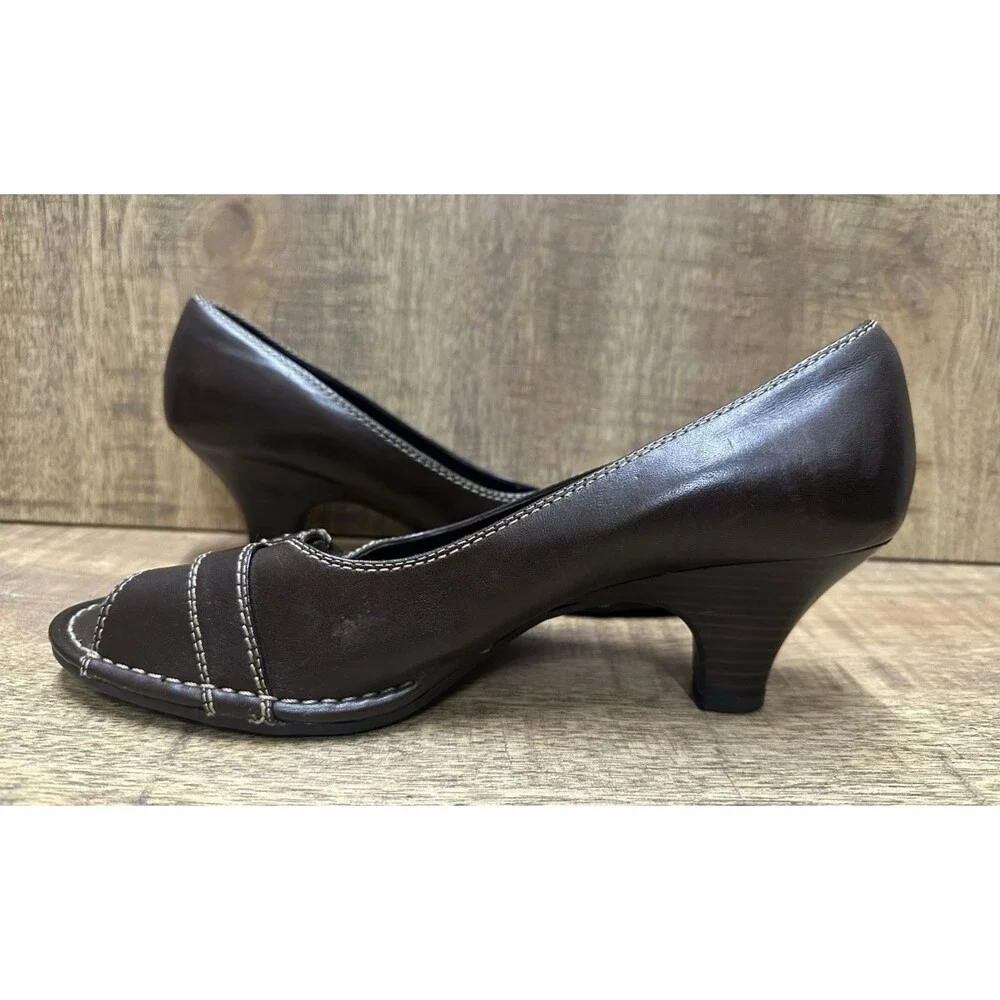 Aerosoles What's What  women size 10M brown leather heel open toe shoes
